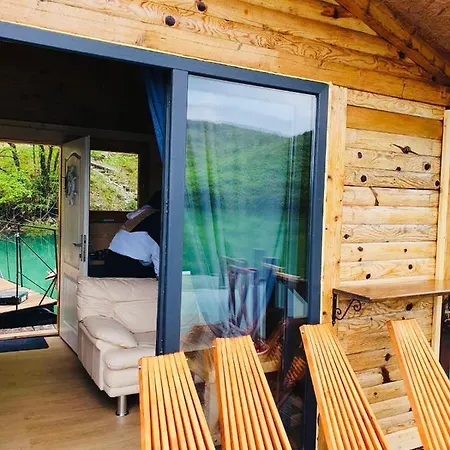 House Perucac * Rastiste