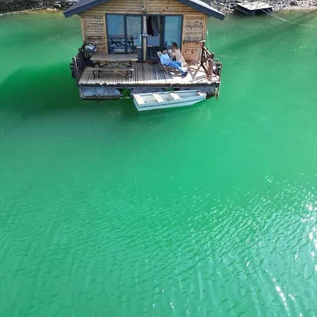 House Perucac Hébergement de vacances