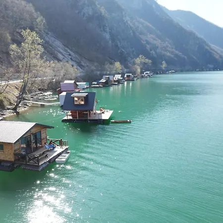 House Perucac Hébergement de vacances *