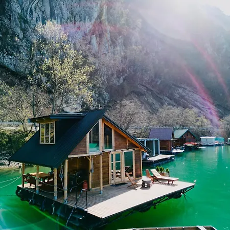 House Perucac * Rastiste