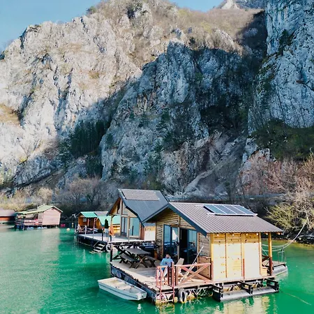 House Perucac Ferienhaus Rastiste