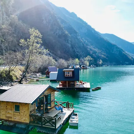 House Perucac Rastiste