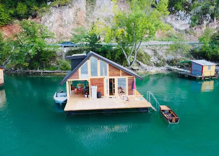 House Perucac * Rastiste