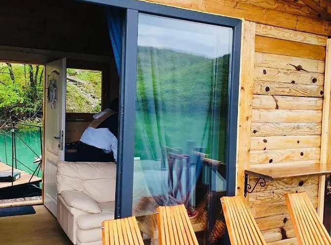 House Perucac * Rastiste