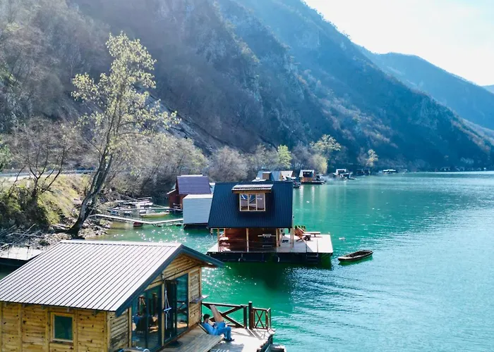 House Perucac Rastiste